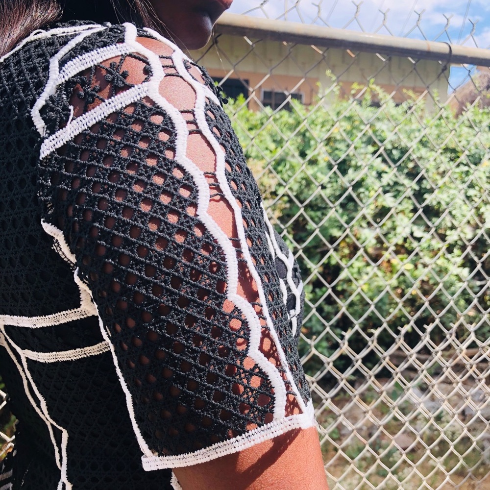 Black and White Lace Dress π - Picture 4 of 7